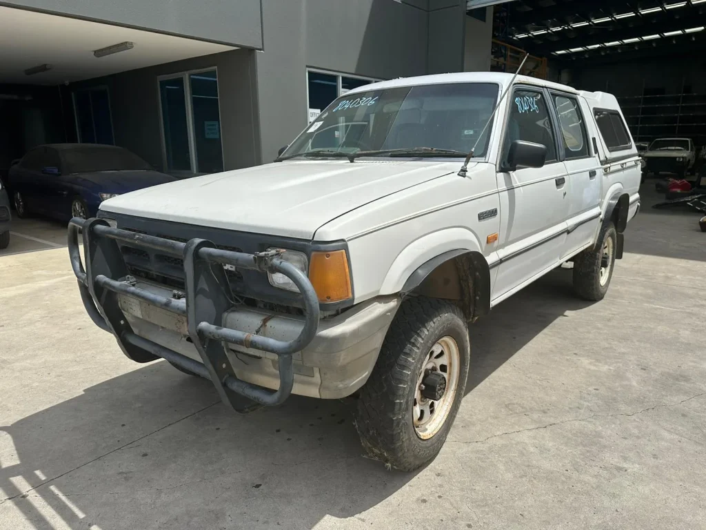 Mazda B2600 1993 White Manual Petrol