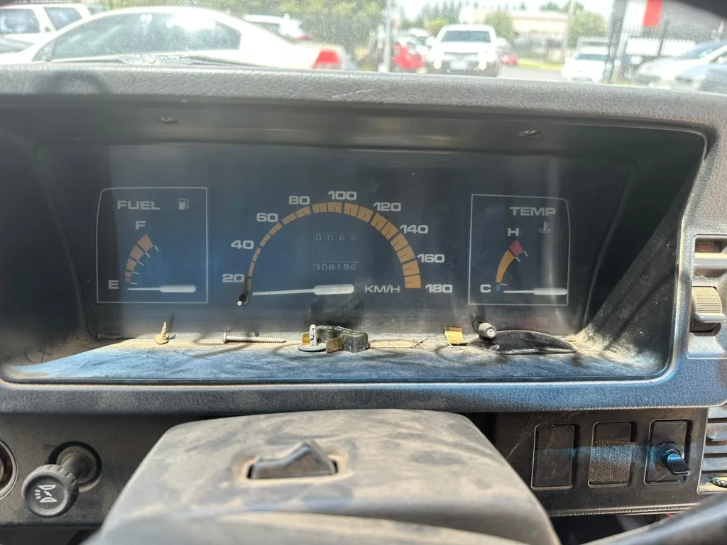 Mazda B2600 1993 White Manual Petrol