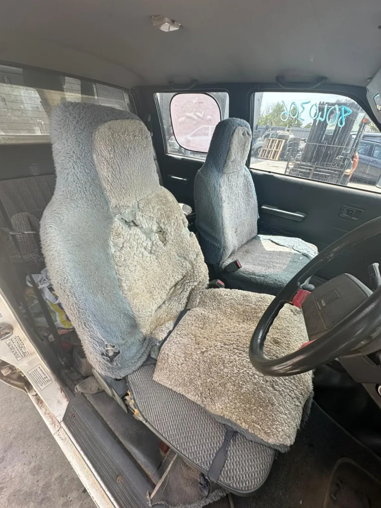 Mazda B2600 1993 White Manual Petrol