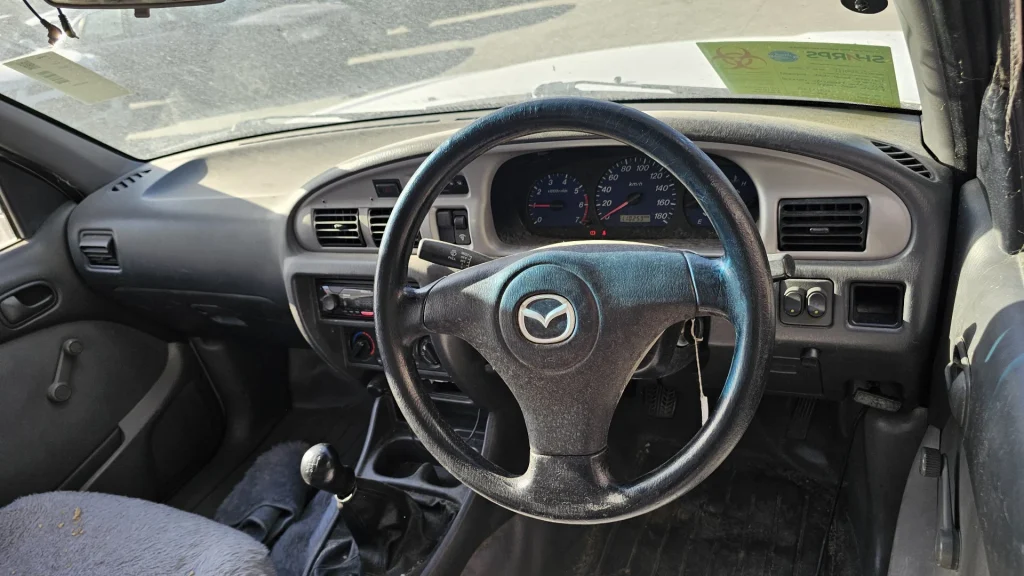 Mazda B2600 2003 White Manual Petrol