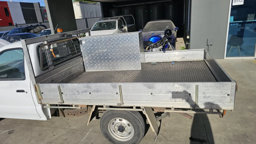 Mazda B2600 2003 White Manual Petrol