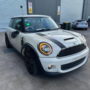 Mini Cooper 2011 White Auto Petrol