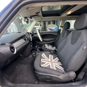 Mini Cooper 2011 White Auto Petrol