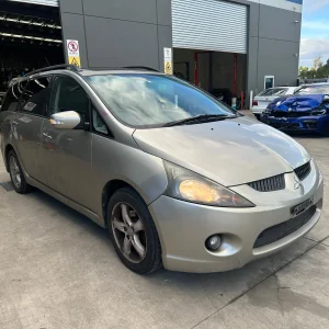 Mitsubishi Grandis 2005 Silver Auto Petrol