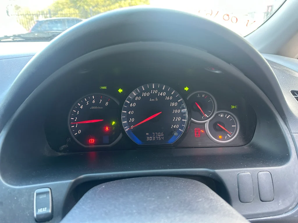 Mitsubishi Grandis 2005 Silver Auto Petrol