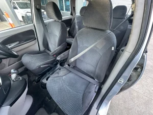 Mitsubishi Grandis 2005 Silver Auto Petrol