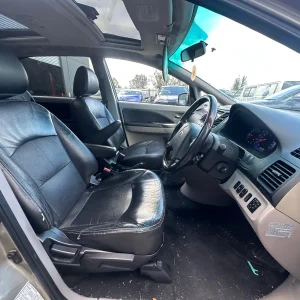 Mitsubishi Grandis 2005 Silver Auto Petrol