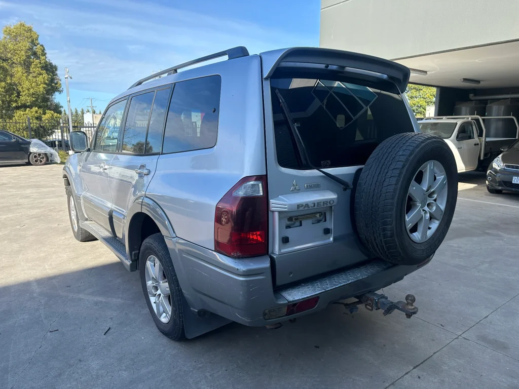 Mitsubishi Pajero 2005 Silver Auto Petrol