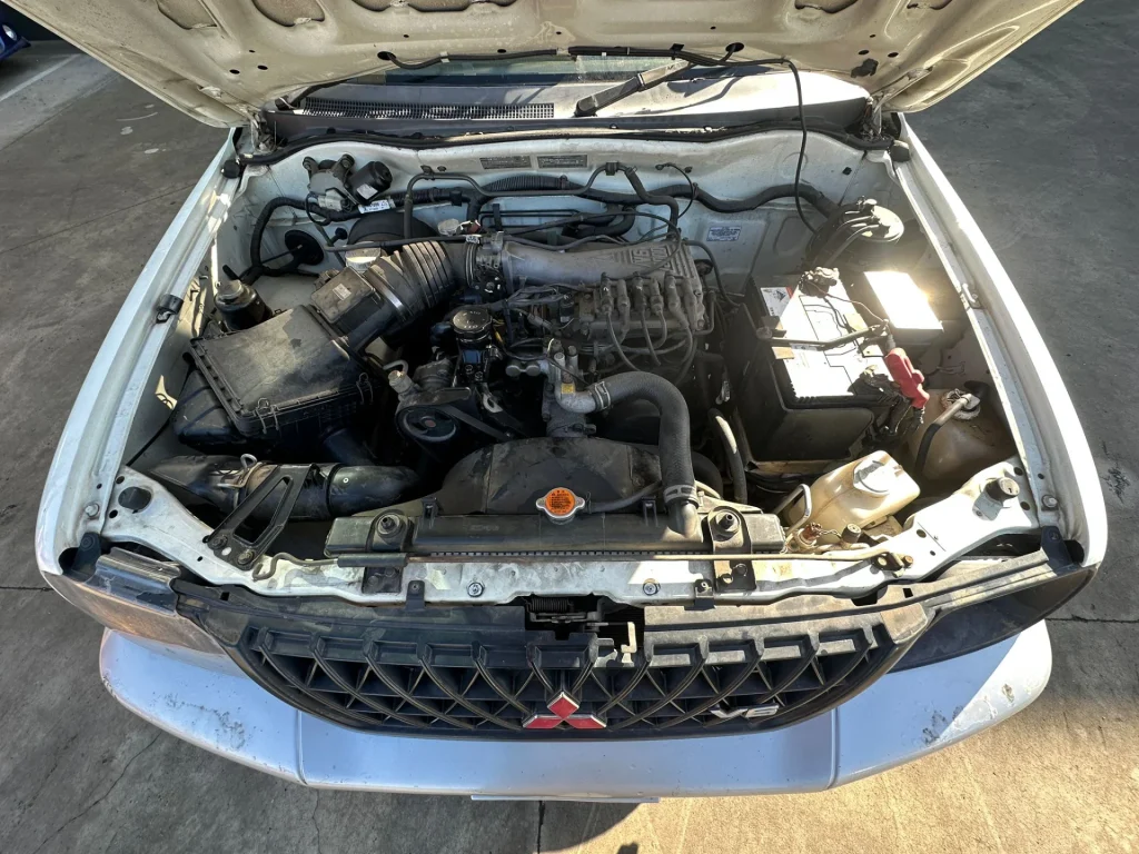 Mitsubishi Triton 2002 White Manual Petrol