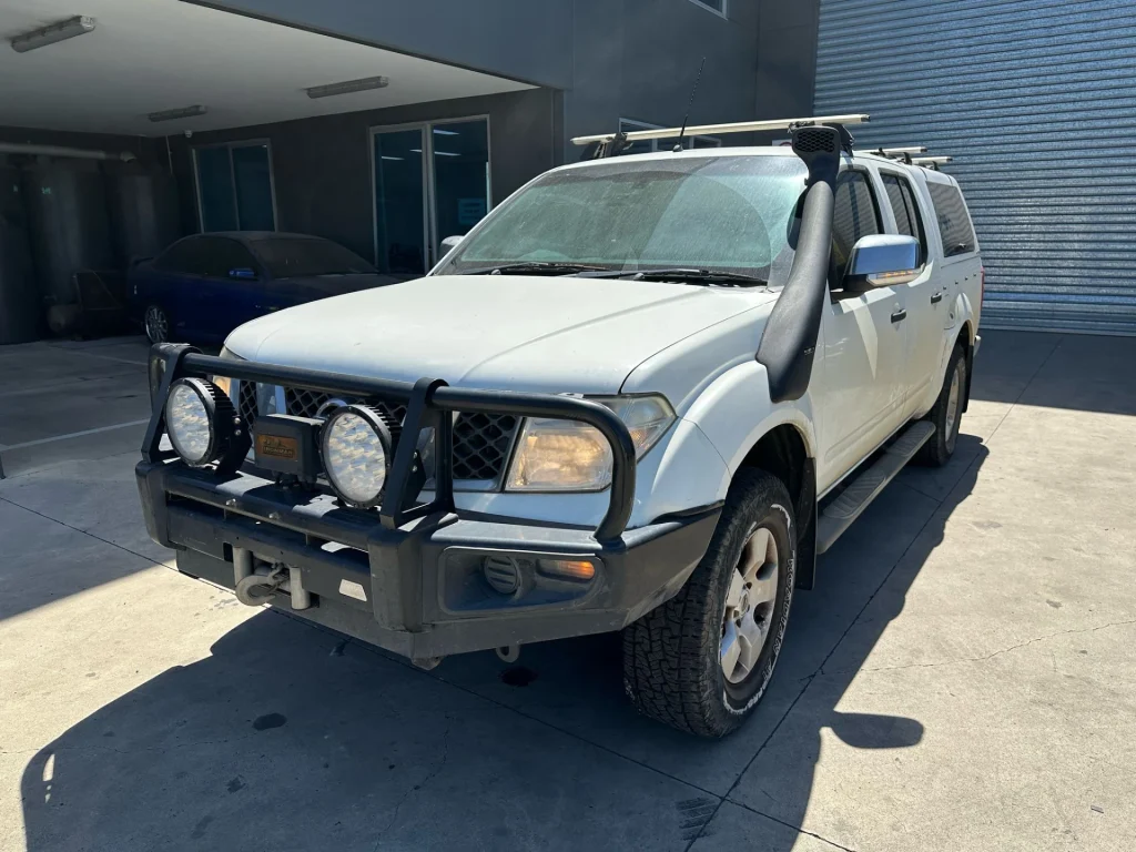 Nissan Navara 2007 White Auto White