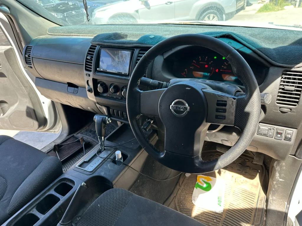 Nissan Navara 2007 White Auto White