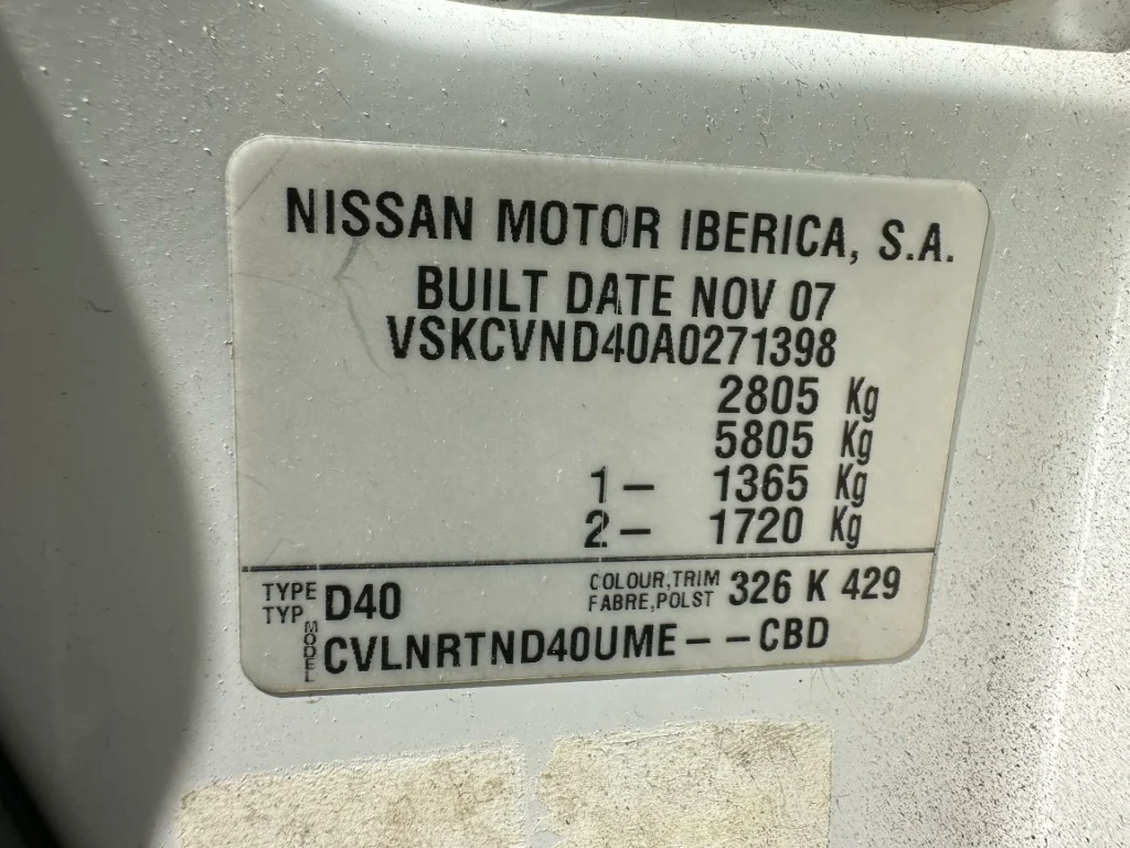 Nissan Navara 2007 White Auto White