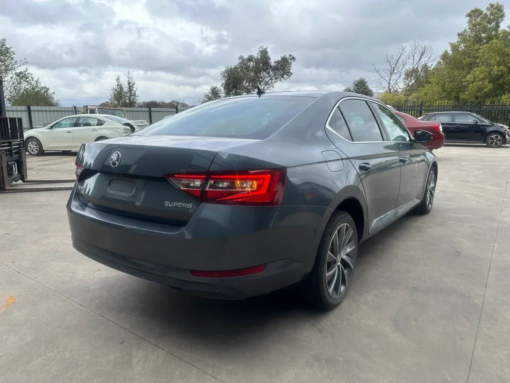 Skoda Superb 2017 Titanium Auto Petrol