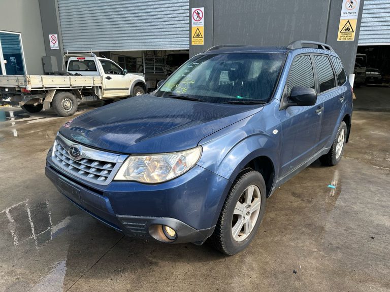SUBARU FORESTER 2012 Blue Auto Petrol