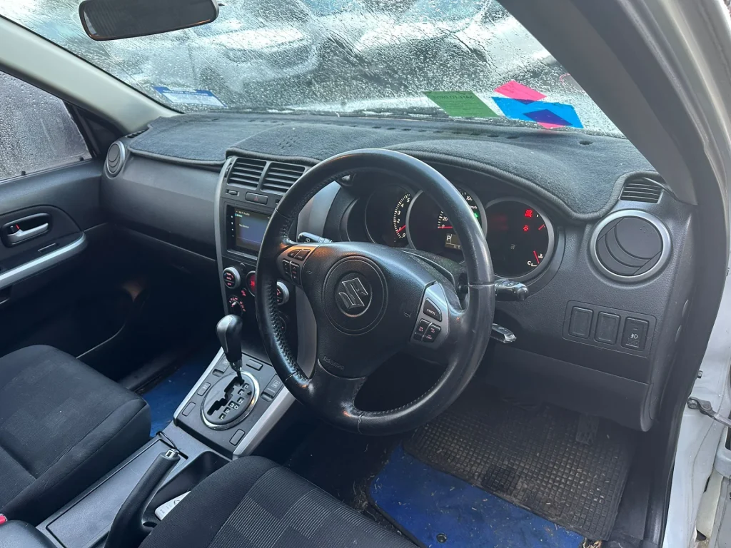 Suzuki Grand Vitara 2010 White Auto Petrol