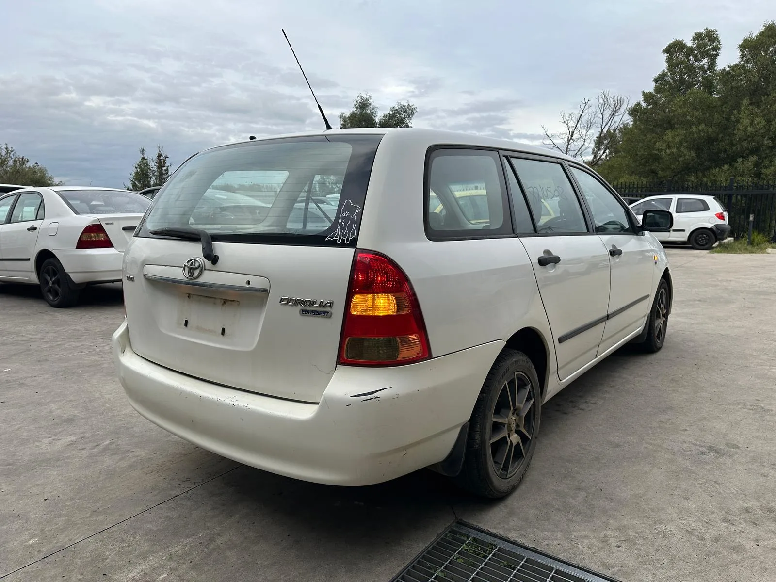 Toyota Corolla 2006 White Auto Petrol