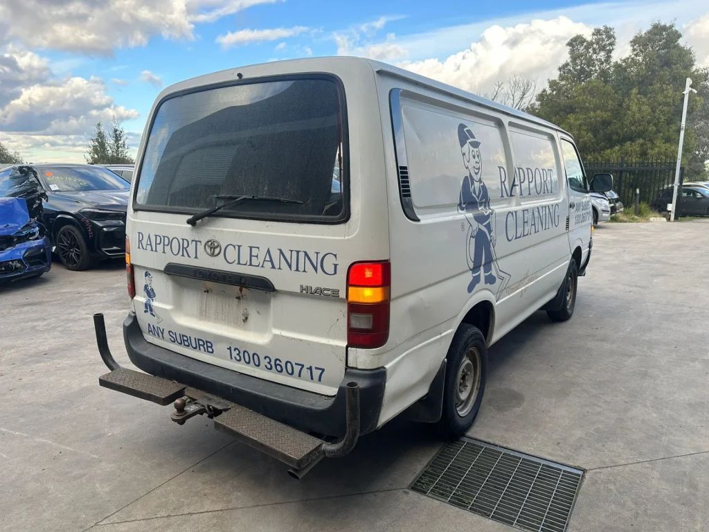 Toyota Hiace 2002 White Auto Petrol