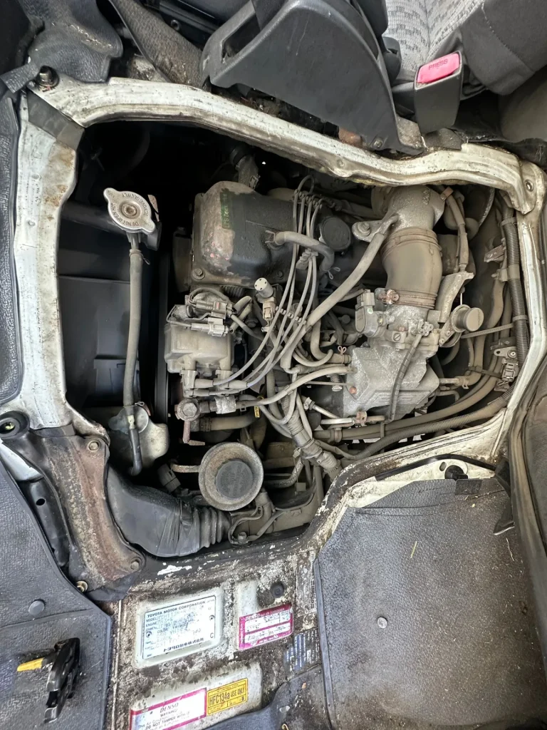 Toyota Hiace 2002 White Auto Petrol