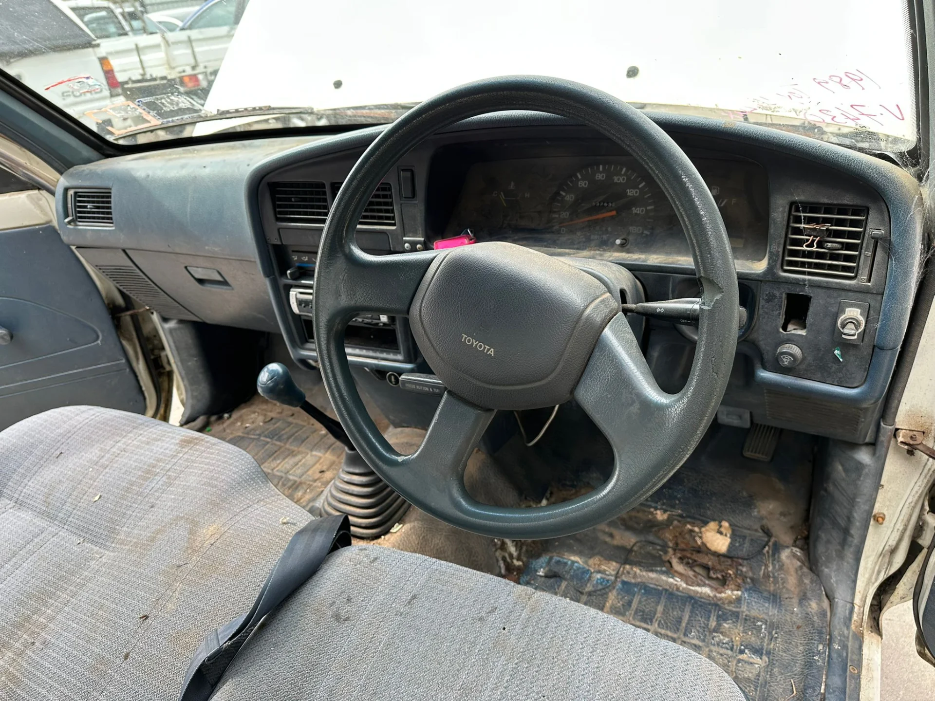 Toyota Hilux 1989 Manual Petrol