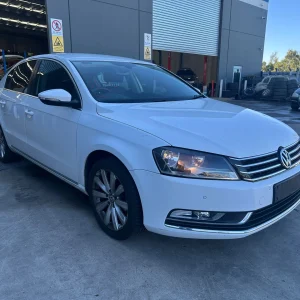 Volkswagen Passat 2014 White Auto Petrol
