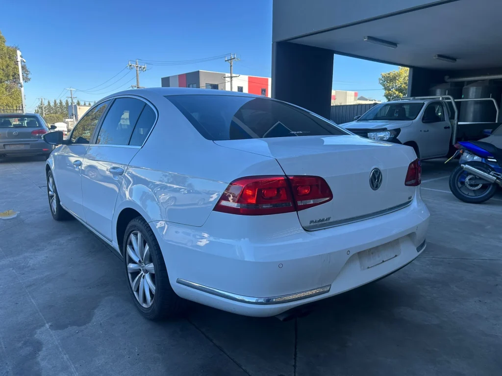 Volkswagen Passat 2014 White Auto Petrol
