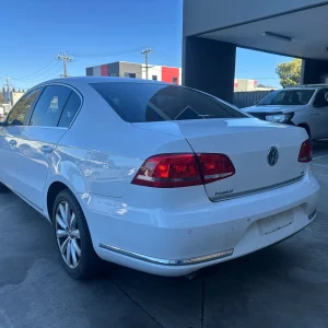 Volkswagen Passat 2014 White Auto Petrol